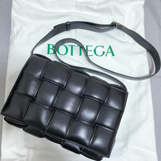 18cm幅【BOTTEGA VENETA】新品未使用　最終値下げ　パデッド カセットバッグ