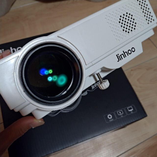 jinhoo プロジェクター 2800ルーメン スマホ/家電/カメラのテレビ/映像機器(プロジェクター)の商品写真