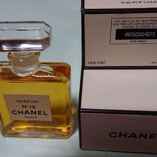 CHANEL(シャネル)のCHANEL香水N゜19⭐14ml⭐瓶タイプ🟠 コスメ/美容の香水(香水(女性用))の商品写真