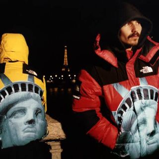 シュプリーム(Supreme)のSupreme North Face Statue of Liberty 新品赤(ダウンジャケット)