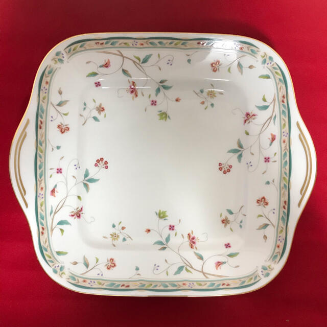 Noritake(ノリタケ)の[新品　未使用] Noritake  花更紗　スクエアプレート インテリア/住まい/日用品のキッチン/食器(食器)の商品写真