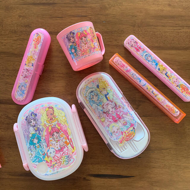 BANDAI(バンダイ)のプリキュア　お弁当箱　セット インテリア/住まい/日用品のキッチン/食器(弁当用品)の商品写真