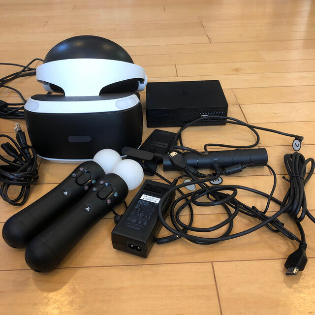 PlayStation VR(プレイステーションヴィーアール)のPSVR メガパック　中古美品 エンタメ/ホビーのゲームソフト/ゲーム機本体(家庭用ゲーム機本体)の商品写真