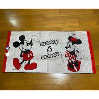 ディズニー(Disney)のミッキーマウス　バスタオル(タオル/バス用品)