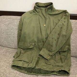 ザラ(ZARA)の出品終了間近、最終値下げ⭐️Zara girl パーカー スタッズ　164cm(ジャケット/上着)