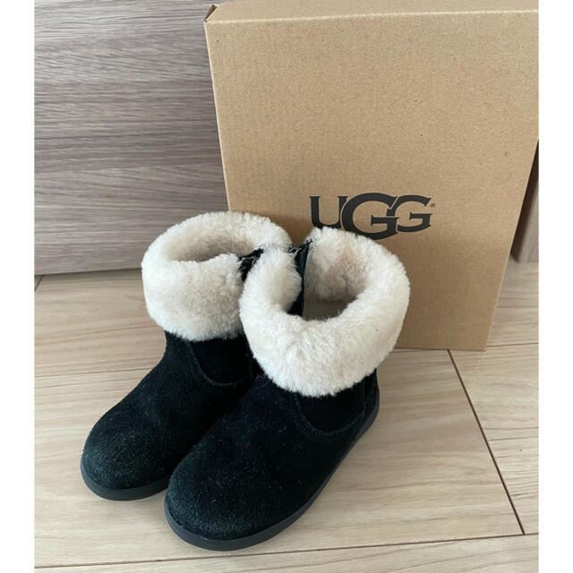 UGG(アグ)のUGG ムートンブーツ　ugg アグ　14.5 キッズ/ベビー/マタニティのキッズ靴/シューズ(15cm~)(ブーツ)の商品写真