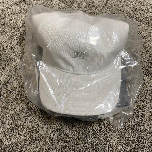【新品・送込】KITH silver box logo CAP White
