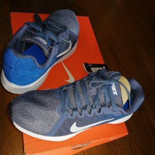 ナイキ(NIKE)のnike22.5 ランニング シューズ dawnshifter8 グレイ(スニーカー)