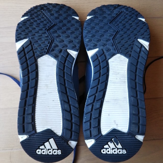 adidas(アディダス)のadidas スニーカー  ⭐️size25cm メンズの靴/シューズ(スニーカー)の商品写真