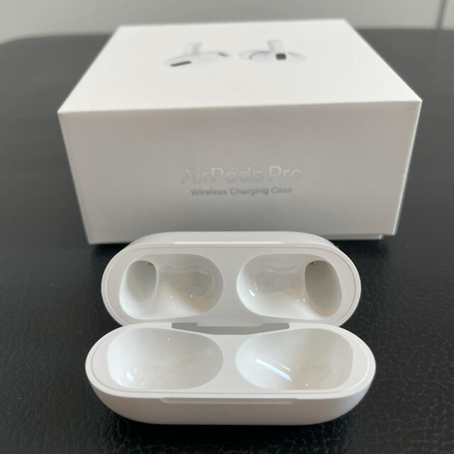 Apple - 新品 AirPods Pro MWP22J/A 充電ケース(充電器)のみの通販 by