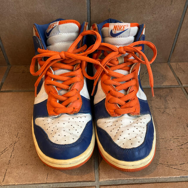 NIKE(ナイキ)のNIKE DUNK HI KNICKS 26.5 メンズの靴/シューズ(スニーカー)の商品写真