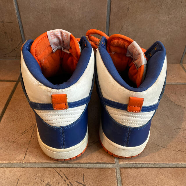 NIKE(ナイキ)のNIKE DUNK HI KNICKS 26.5 メンズの靴/シューズ(スニーカー)の商品写真