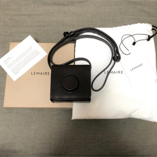 LEMAIRE(ルメール)のLEMAIRE MINI CAMERA BAG Dark Chocolate レディースのバッグ(ショルダーバッグ)の商品写真