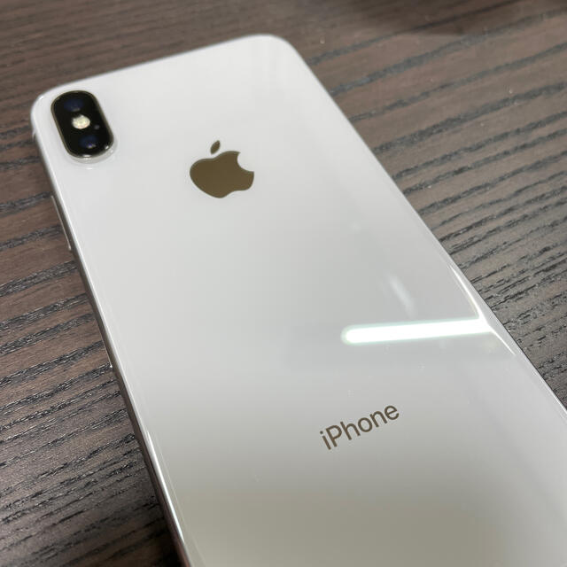 iPhone(アイフォーン)のiPhoneX simフリーモデル　64gb シルバー　本体のみ スマホ/家電/カメラのスマートフォン/携帯電話(スマートフォン本体)の商品写真