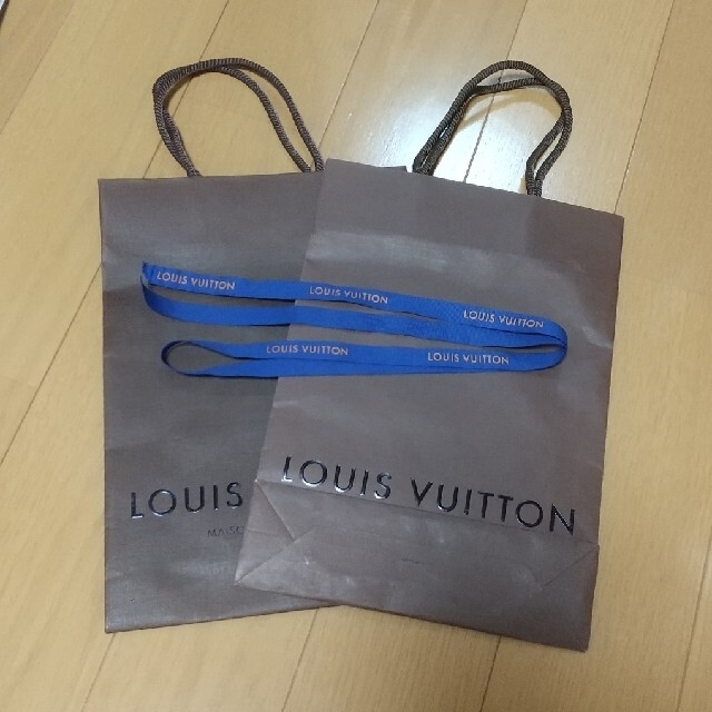 LOUIS VUITTON(ルイヴィトン)のヴィトン　ショップ袋　リボン付 レディースのバッグ(ショップ袋)の商品写真