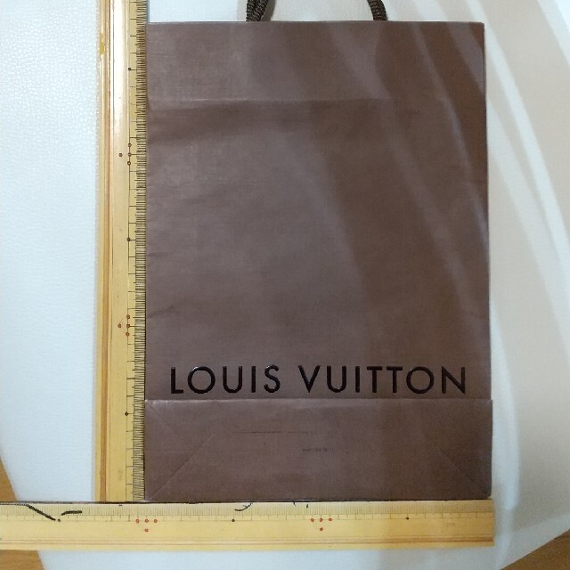 LOUIS VUITTON(ルイヴィトン)のヴィトン　ショップ袋　リボン付 レディースのバッグ(ショップ袋)の商品写真