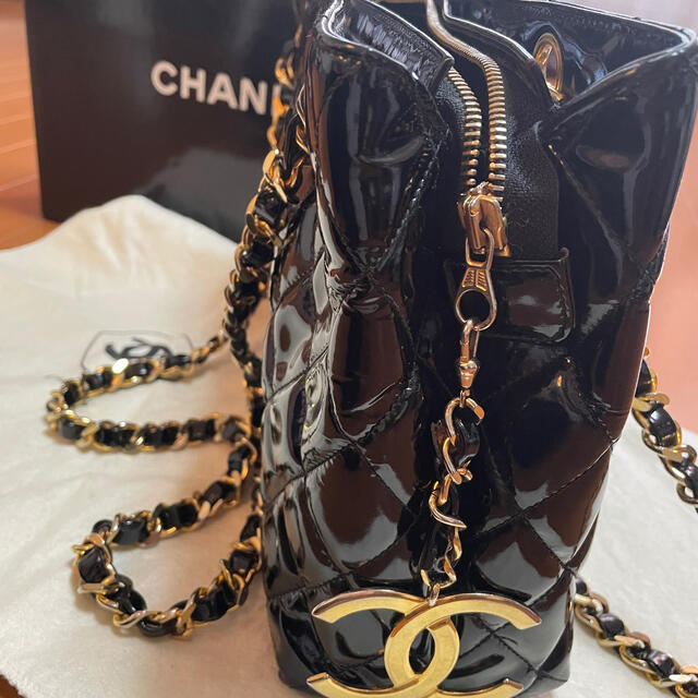 CHANEL - シャネル CHANEL エナメルバッグ チェーン マトラッセ CHANEL - シャネル CHANEL エナメルバッグ チェーン マトラッセ