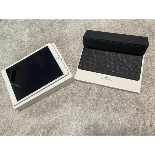 iPad 第8世代 + Smart Keyboard