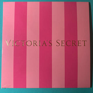 2ページ目 ヴィクトリアズシークレット バッグ ゴールド 金色系 の通販 300点以上 Victoria S Secretのレディースを買うならラクマ