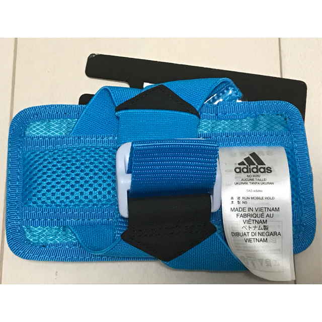 adidas(アディダス)のadidasアームバンド【新品未使用】 スポーツ/アウトドアのランニング(その他)の商品写真