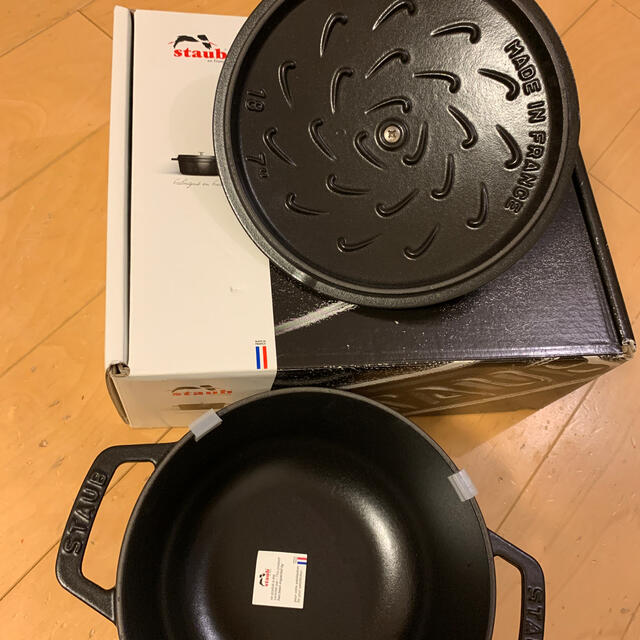 STAUB(ストウブ)のstaub 18cm 新品未使用　ストウブ インテリア/住まい/日用品のキッチン/食器(鍋/フライパン)の商品写真