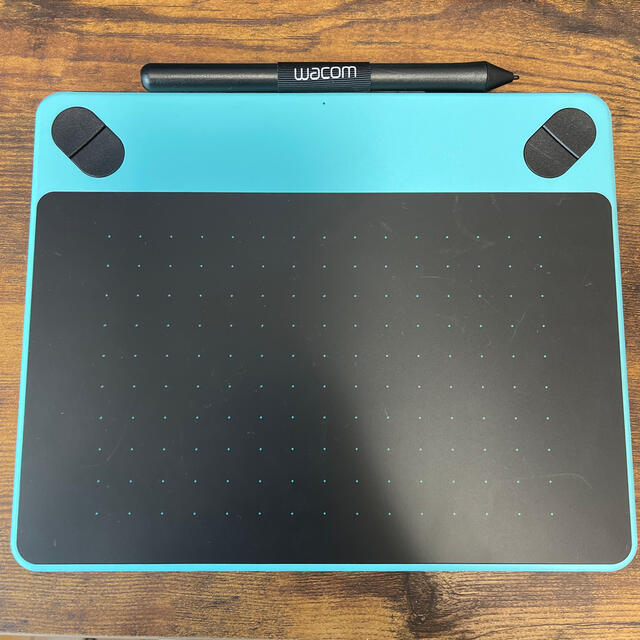 Wacom(ワコム)の【値下げ】ペンタブレット　ワコム Intuos Draw 絵描き  スマホ/家電/カメラのPC/タブレット(PC周辺機器)の商品写真