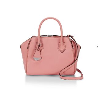 レベッカミンコフ(Rebecca Minkoff)のセレブ愛用Perry Satchel(ショルダーバッグ)