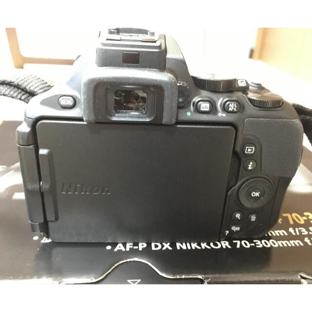 Nikon D5600 ショット数2217枚 バッテリー4個 SDカード付