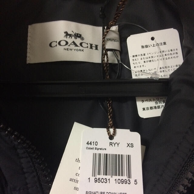 COACH(コーチ)のCOACH ダウンベスト メンズ メンズのジャケット/アウター(ダウンベスト)の商品写真