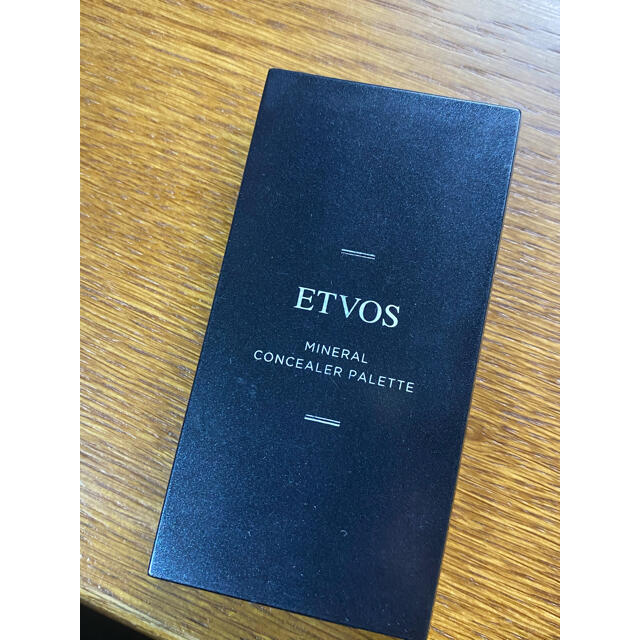 ETVOS(エトヴォス)のayaya様専用　ETVOS ミネラルコンシーラーパレット コスメ/美容のベースメイク/化粧品(コンシーラー)の商品写真