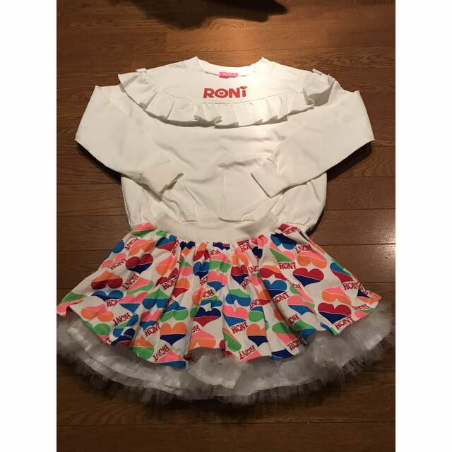 RONI(ロニィ)のAKIsan様専用　RONI ❤︎ フリルトレーナー&スカート キッズ/ベビー/マタニティのキッズ服女の子用(90cm~)(その他)の商品写真