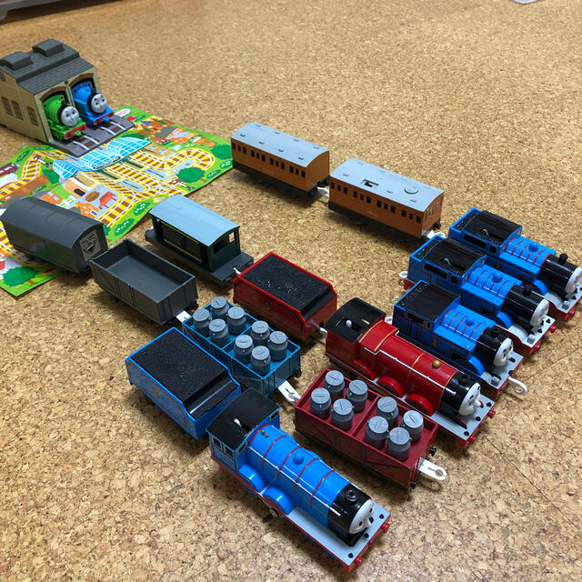 Takara Tomy(タカラトミー)のtomo0349様専用　トーマスおもちゃ キッズ/ベビー/マタニティのおもちゃ(電車のおもちゃ/車)の商品写真