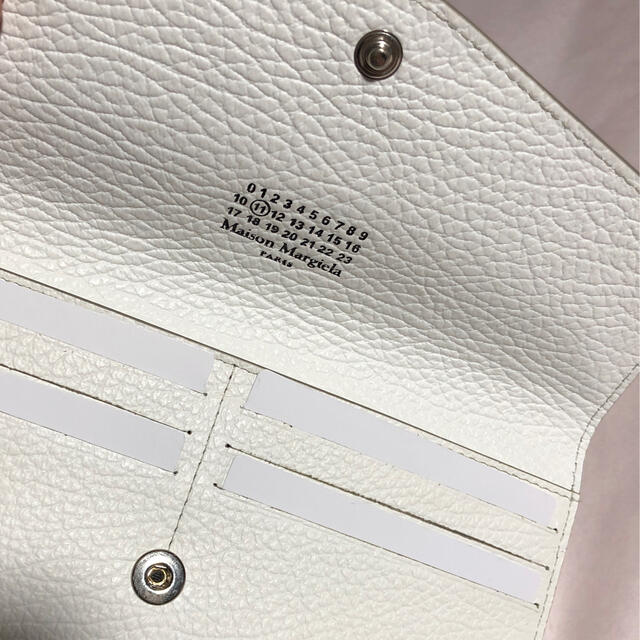 Maison Martin Margiela(マルタンマルジェラ)のみー様専用❗️レザーロングウォレット白 新品 長財布 メンズのファッション小物(長財布)の商品写真