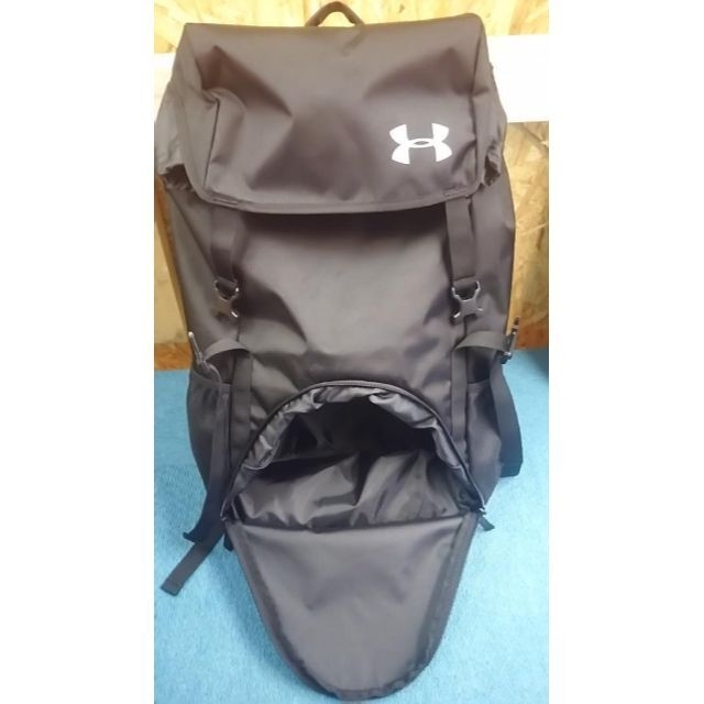 UNDER ARMOUR(アンダーアーマー)のアンダーアーマー バックパック リュック かばん 撥水 1342587-001 メンズのバッグ(バッグパック/リュック)の商品写真