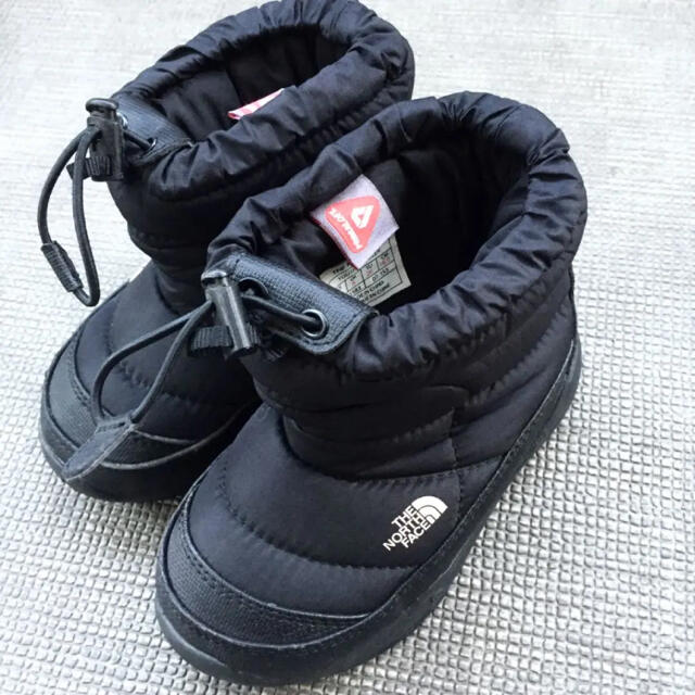 THE NORTH FACE(ザノースフェイス)のノースフェイス ヌプシ スノーブーツ 16㎝ キッズ/ベビー/マタニティのキッズ靴/シューズ(15cm~)(ブーツ)の商品写真