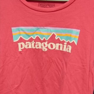 パタゴニア(patagonia)のpatagonia Tシャツ ショッキングピンク S 7-8(Tシャツ/カットソー)