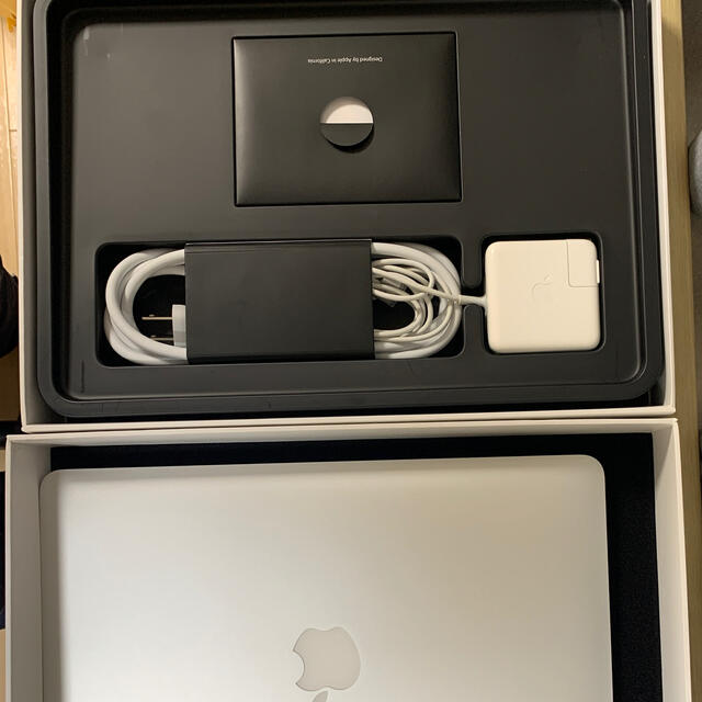 MacBook Air  13インチ 2017 128GB 美品 ケース付 1