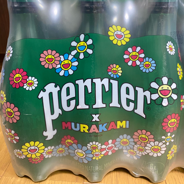 村上隆 perrier ペリエ 炭酸 PET 500ml ×24本 カイカイキキ 食品/飲料/酒の飲料(ミネラルウォーター)の商品写真