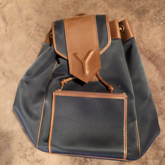 Yves Saint Laurent Beaute(イヴサンローランボーテ)のイブサンローラン　リュック レディースのバッグ(リュック/バックパック)の商品写真