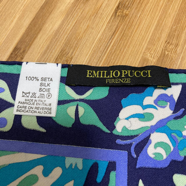 EMILIO PUCCI(エミリオプッチ)のスカーフ レディースのファッション小物(バンダナ/スカーフ)の商品写真