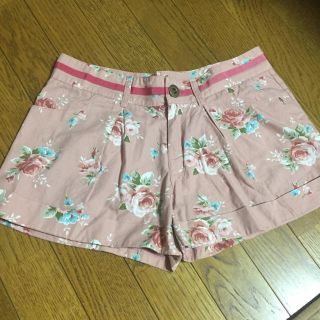 フィント(F i.n.t)の値下げ中  フィント 花柄 ショートパンツ(ショートパンツ)