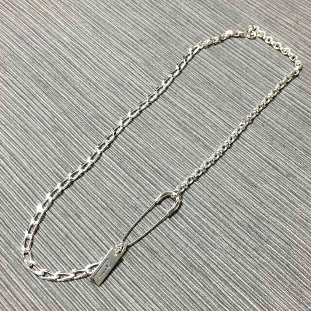GARNI(ガルニ)の【新品】GARNI / Safety Pin Necklace メンズのアクセサリー(ネックレス)の商品写真