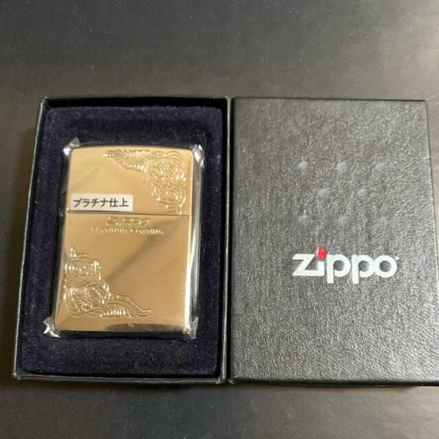 ZIPPO(ジッポー)の【新品未使用】2005年製　ZIPPO プラチナ仕上 メンズのファッション小物(タバコグッズ)の商品写真