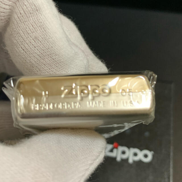 ZIPPO(ジッポー)の【新品未使用】2005年製　ZIPPO プラチナ仕上 メンズのファッション小物(タバコグッズ)の商品写真