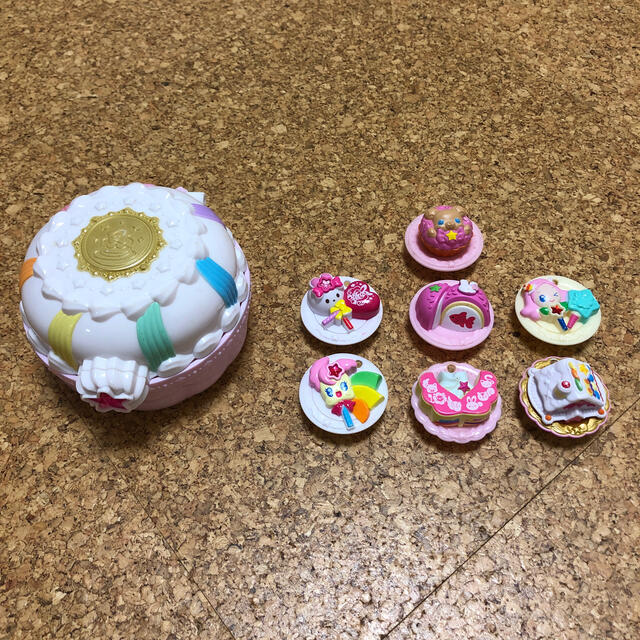 BANDAI(バンダイ)のプリキュア　スイーツパクト　最終値下げ エンタメ/ホビーのおもちゃ/ぬいぐるみ(キャラクターグッズ)の商品写真