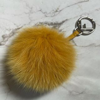 フェンディ(FENDI)のFENDI ファーチャーム(キーホルダー)