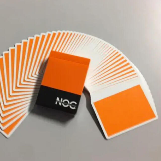 NOC playing cards V2  2色　2個セット　新品未開封 エンタメ/ホビーのテーブルゲーム/ホビー(トランプ/UNO)の商品写真