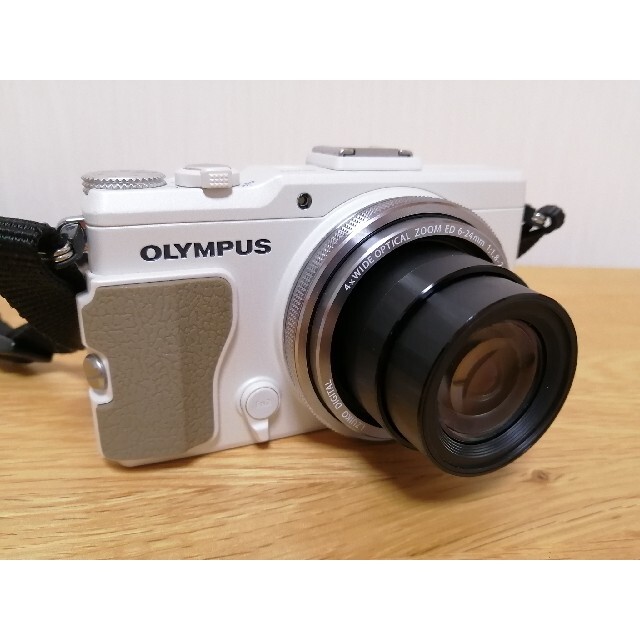 OLYMPUS(オリンパス)のオリンパス　STYLUS XZ-2 ホワイト スマホ/家電/カメラのカメラ(コンパクトデジタルカメラ)の商品写真