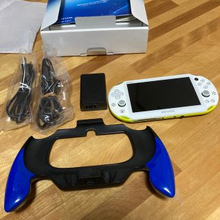 プレイステーションヴィータ(PlayStation Vita)のSONY PlayStationVITA 本体  PCH-2000 ZA13(携帯用ゲーム機本体)