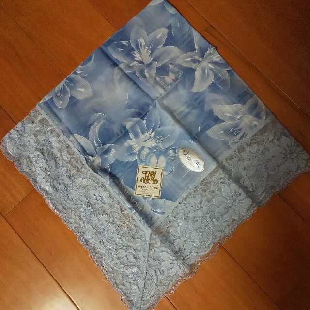 HANAE MORI(ハナエモリ)の大判ハンカチ　HANAE  MORI レディースのファッション小物(ハンカチ)の商品写真
